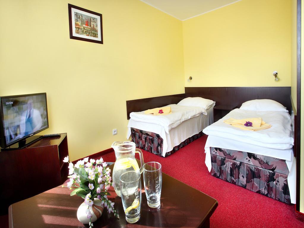 Hotel Milan Vopicka Hluboká nad Vltavou Zimmer foto