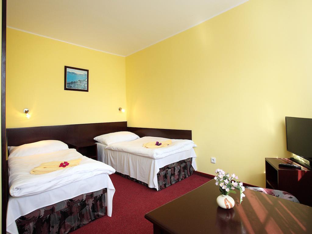 Hotel Milan Vopicka Hluboká nad Vltavou Zimmer foto