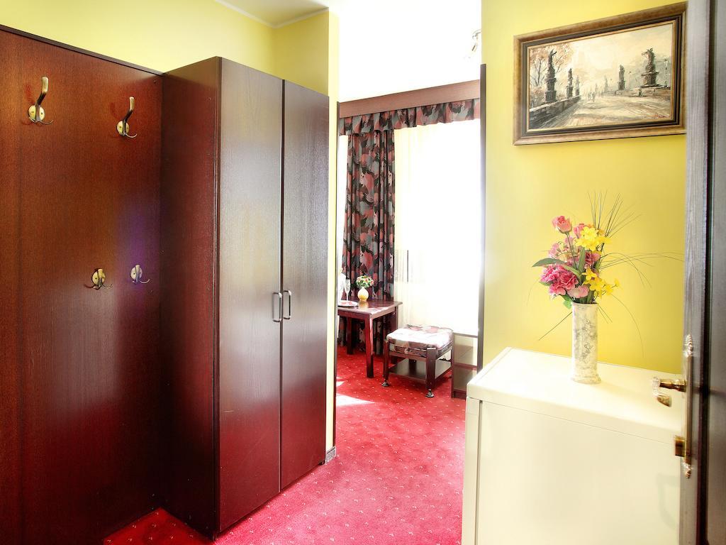 Hotel Milan Vopicka Hluboká nad Vltavou Zimmer foto